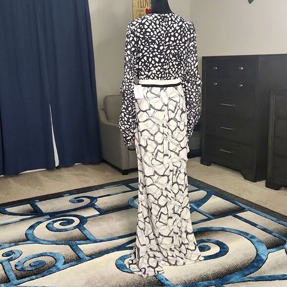 Faeriesty elegant maxi dress - Waist: 34 inches - Picture 3 of 8